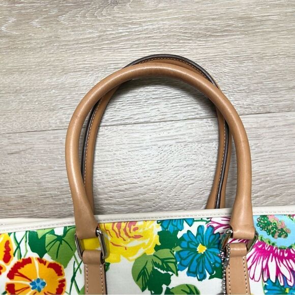 Vintage Coach Hamptons Floral Tote 7746 Printed Canvas and Vachetta 2002 - Picture 7 of 11